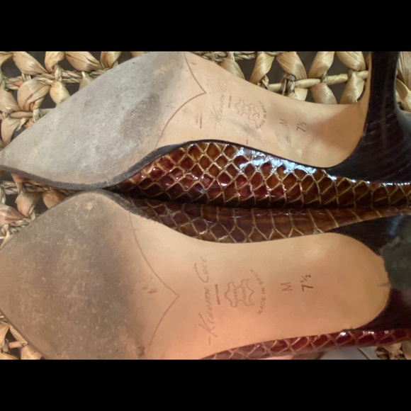 Kenneth Cole alligator print patent leather pumps - Picture 6 of 13